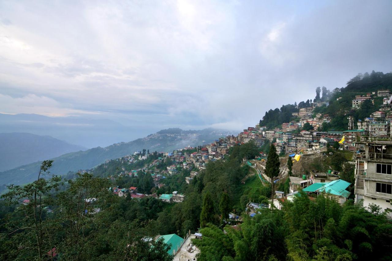 Hotel Hill Queen Near Sherpa Gumba Darjeeling Mall 5 Min Couple Friendly Экстерьер фото